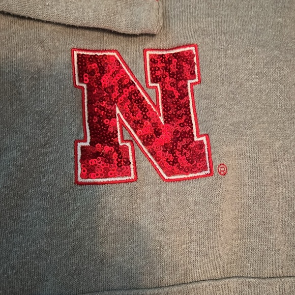 Nebraska Pullover - Picture 2 of 4